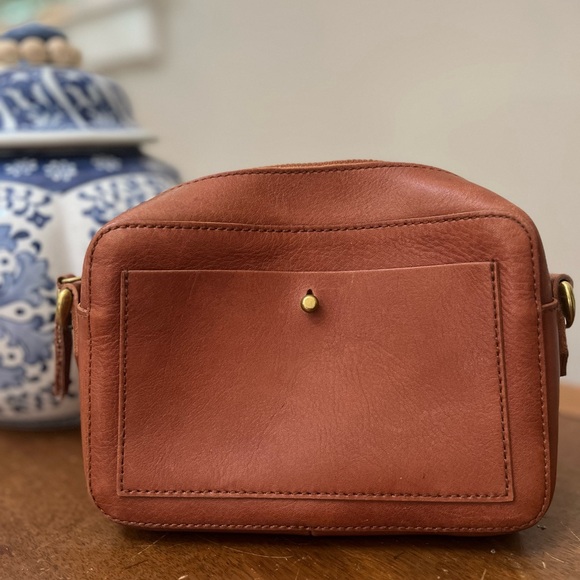 Madewell Handbags - Madewell Brown Leather Bag Excellent Condition